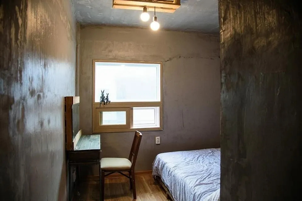 Cinnamon Tree Guest House Busan Hostel